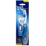 Aim Travel Kit White Now Mini Οδοντόβουρτσα Ταξιδίου Μέτρια & Οδοντόκρεμα Λευκαντική με Άνθρακα 10ml